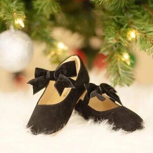 Black Velvet Mary Janes with Bows | Girls Size 5